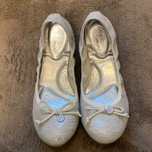 Alex Flex Comfort slip on shoes. Size 9 1/2